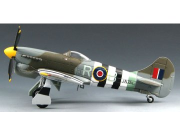 Corgi - Supermarine Spitfire Mk. XIV + Fi 103 (V1), 1/72